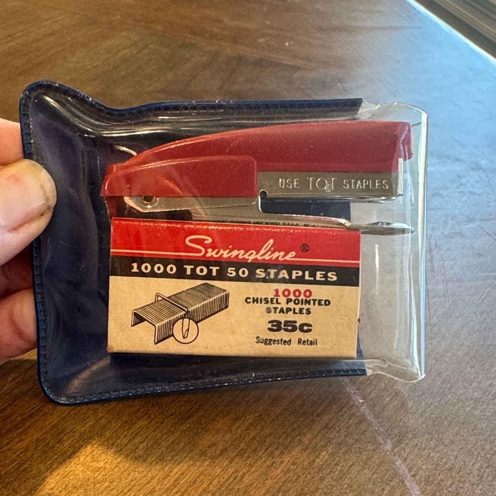 Vintage Swingline tot stapler.  (Mini stapler)